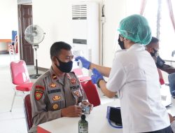 150 Personel Polres Sekadau Ikuti Vaksinasi Tahap II