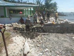 Hari Nelayan Indonesia 6 April 2021, di sambut warga pulau kabung dengan Bhakti Sosial memperbaiki Dermaga dan Mesjid