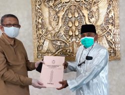 Pemprov Kalbar Serahkan Bantuan Tempat Tidur Pasien Kepada RSU Yarsi Pontianak