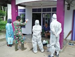Dampingi Pelaksanaan Tracing dan Swab PCR, Babinsa 1201-03 Siap Jadi Garda Terdepan