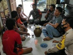 Babinsa Bersama Bhabinkamtibmas Pakbulu Sigap Lerai Perselisihan Warga