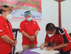 Hadiri Pengukuhan Ketua PDKS Tayan Hulu, Wabup Sanggau Berpesan Agar Selalu Menjaga Persatuan