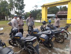 Pimpin Apel Pagi, Kapolsek Ledo Cek Perlengkapan Kendaraan Dinas Personil