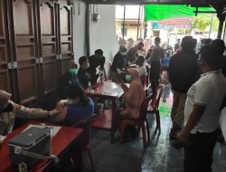 Meski Diguyur Hujan Warga Tetap Antusias Vaksinasi Bersama Paguyuban Jawa Kalbar