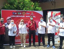 Ribuan Peserta Ikuti Vaksinasi Massal BIN, Dinkes dan Kadin Kalbar