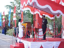 Kapolres Sekadau Pimpin Upacara Penurunan Bendera HUT Kemerdekaan RI Ke-76