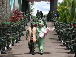 Pedang Pora dan Cium Pataka Warnai Pelepasan Brigjen TNI Djaka Budhi Utama