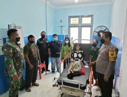 Bhabinkamtibmas Polsek Sekadau Hulu Dampingi Warga Binaannya Dalam Perawatan Medis