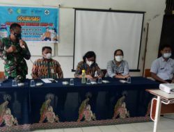 Babinsa Koramil Toho Dampingi Puskesmas Sosialisasi Vaksinasi Covid-19 Kepada Pelajar