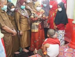 Kunjungi Penderita Tumor Otak, Bunda Winarni Beri Semangat bagi Hendrik Alzaini