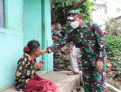 Tangis Haru Nenek Asih Saat Diberi Paket Sembako Oleh Jenderal Bintang Dua