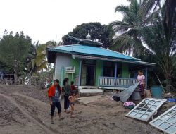 Surau Nurul Huda Desa Nanga Ella Hulu Nyaris Ambruk Diterjang Banjir, Warga Resah Tidak Ada Tempat Beribadah