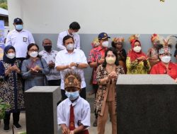Dukung Perilaku Hidup Bersih dan Sehat, Dharma Wanita Kementerian PUPR Tinjau Gerakan Cuci Tangan Pakai Sabun di Lingkungan Sekolah