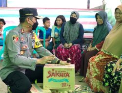Kapolres Sekadau Berikan Bantuan Bagi Masyarakat Terdampak Banjir