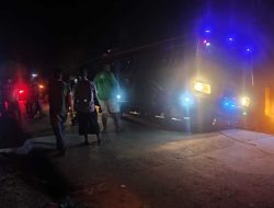 Bus Berisi Rombongan Sajadah Fajar Terguling di Jalan Sekadau – Sanggau