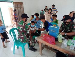 Peduli Kesehatan Ibu dan Balita, Anggota Satgas Yonif 144/JY Bersama Nakes Melaksanakan Posyandu di Perbatasan
