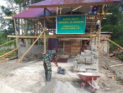 Karya Bakti Koramil 08 Mandor, Bedah Rumah Milik Bahar Warga Lansia Kurang Mampu