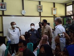 Bersama Forkopimda, Dandim Sambas Dampingi Gubernur Kalbar Tinjau Serbuan Vaksinasi