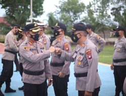 28 Personel Polres Sekadau Ikuti Upacara Pengesahan Kenaikan Pangkat