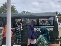 Tim Pcare Kodim Mempawah Terus Gencar Layani Vaksinasi Masyarakat Jongkat
