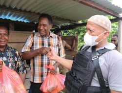 Pieter Ganie Dapat Bantuan dari Satgas Binmas Noken
