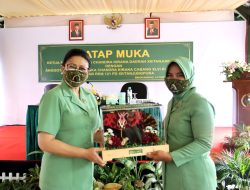 Tatap Muka Ketua Persit KCK Daerah XII/Tpr dengan Persit KCK Cabang XLVI Kodim 1202/Skw