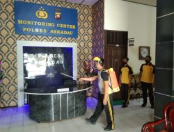 Cegah Varian Covid-19, Polres Sekadau Desinfeksi Mako