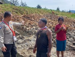 Satgasres Binmas Noken Ops Damai Cartenz Survey Lokasi Kandang Babi di Kabupaten Puncak