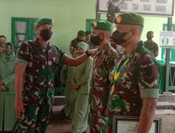 Dandim 1201/Mph Pimpin Upacara Korps Raport Pindah Satuan dan Sambut Personel Baru