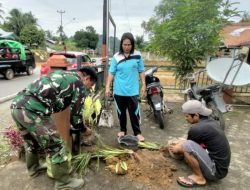 Persiapan Hadapi Lomba PHBS Tingkat Nasional, Babinsa Toho bersama Warga Gotong Royong Lakukan Pembenahan