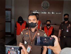 Kejari Kapuas Hulu Terima Pelimpahan Tiga Tersangka Korupsi Pembangunan MTS Ma’arif