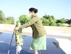 Jelang HUT ke-58, Ketua Dharma Pertiwi Daerah L Pimpin Ziarah ke Makam Pahlawan