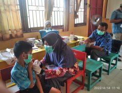 Putus Mata Rantai Penyebaran, Puskesmas Entikong Terus Gencar Lakukan Vaksinasi Covid-19 ke Masyarakat