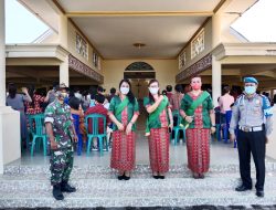 Babinsa Menyuke Laksanakan Pengamanan Ibadah Paskah di Gereja Katolik St Agustinus dan Matias Darit