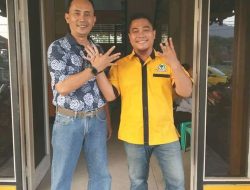 Jelang Idul Fitri, Anggota DPRD Kota Singkawang Bagi-bagi Paket Lebaran ke Konstituen