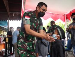 Berbagi di Bulan Suci, Pangdam Xll/Tpr Bersama Staf Beri Bantuan ke Panti Asuhan