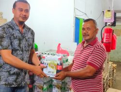 Jelang Hari Raya Idul Fitri 1443 H, AMPG DPD 2 Kota Singkawang Bagi-bagi Paket THR ke Masyarakat