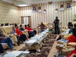 Danrem 121/Abw Lakukan Mediasi Terkait Masalah yang Melibatkan Oknum TNI Kipan A Yonif 642/Kps
