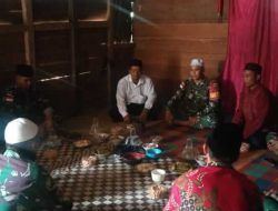 Jalin Silaturahmi, Anggota Satgas Yonif 144/JY Berkunjung ke Rumah Tokoh Masyarakat di Perbatasan