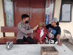 Tim Medis Satgas Binmas Noken Operasi Damai Cartenz-2022 Berikan Layanan Kesehatan dari Rumah ke Rumah