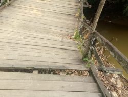 BPBD Landak Terkesan Acuh, Kondisi Jembatan Desa Karangan Kian Mengancam