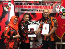 Ditemani Istri dan Cucu, Uti Zulkifli Mantap Mencalonkan Diri Sebagai Ketua MPW Pemuda Pancasila Kalbar Periode 2022-2027