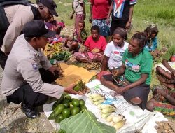 Wujudkan Program Peka, Satgasres Ops Damai Cartenz-2022 Tingkatan Kamtibmas, Tinjau Pasar Yokatapa Sugapa