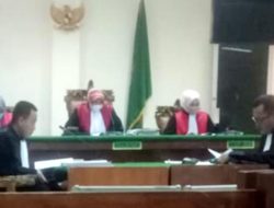 Pledoi Wilson Lalengke, Tim PH Minta Majelis Hakim Bebaskan Terdakwa dari Segala Dakwaan JPU