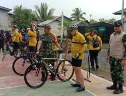 Kampanyekan Hidup Sehat, Rombongan Sepeda Gembira Kasdam XII Tanjungpura Singgah di Koramil Jongkat