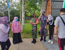 Bersama Bupati Mempawah, Danramil Jongkat Hadiri Germas dan Baksos di Pantai Jungkat Beach