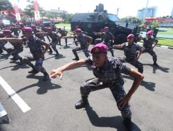 Penampilan Haka Haka Menart 2 Marinir Meriahkan Hut ke-76 Korps Bhayangkara