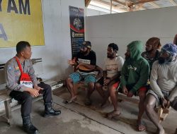 Gelar Program Koteka, Satgasres Binmas Operasi Damai Cartenz Sambangi Penggerak Pemuda Gereja Kingmi di Kabupaten Nduga