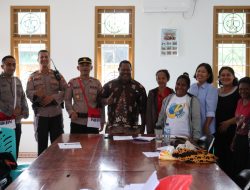 Sambangi Tokoh Masyarakat Nduga, Binmas Noken Ajak Jemaat Gereja Kingmi Mimika Jaga Keamanan dan Ketentraman di Tanah Papua