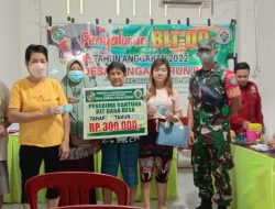 Pastikan Tepat Sasaran, Babinsa Purun Besar Kawal Penyaluran BLT-DD Masyarakat Kurang Mampu